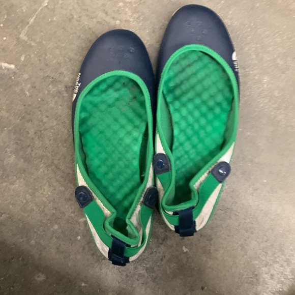 The North face Blue and Green flat shoes - Picture 5 of 6
